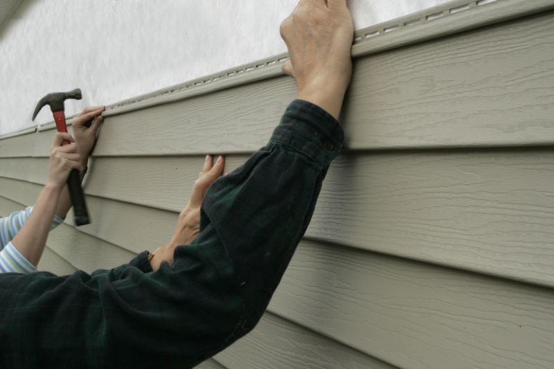 Vinyl Siding Repair Installation - Midway